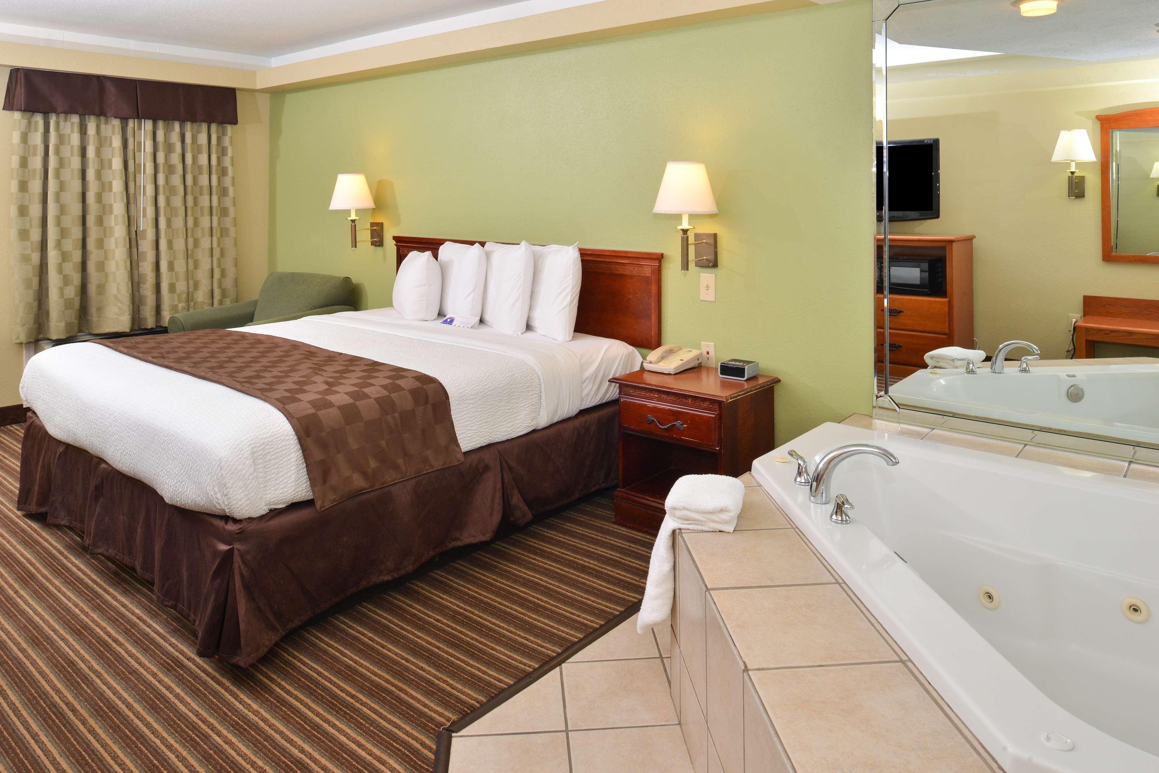 Americas Best Value Inn And Suites Литл-Рок Экстерьер фото