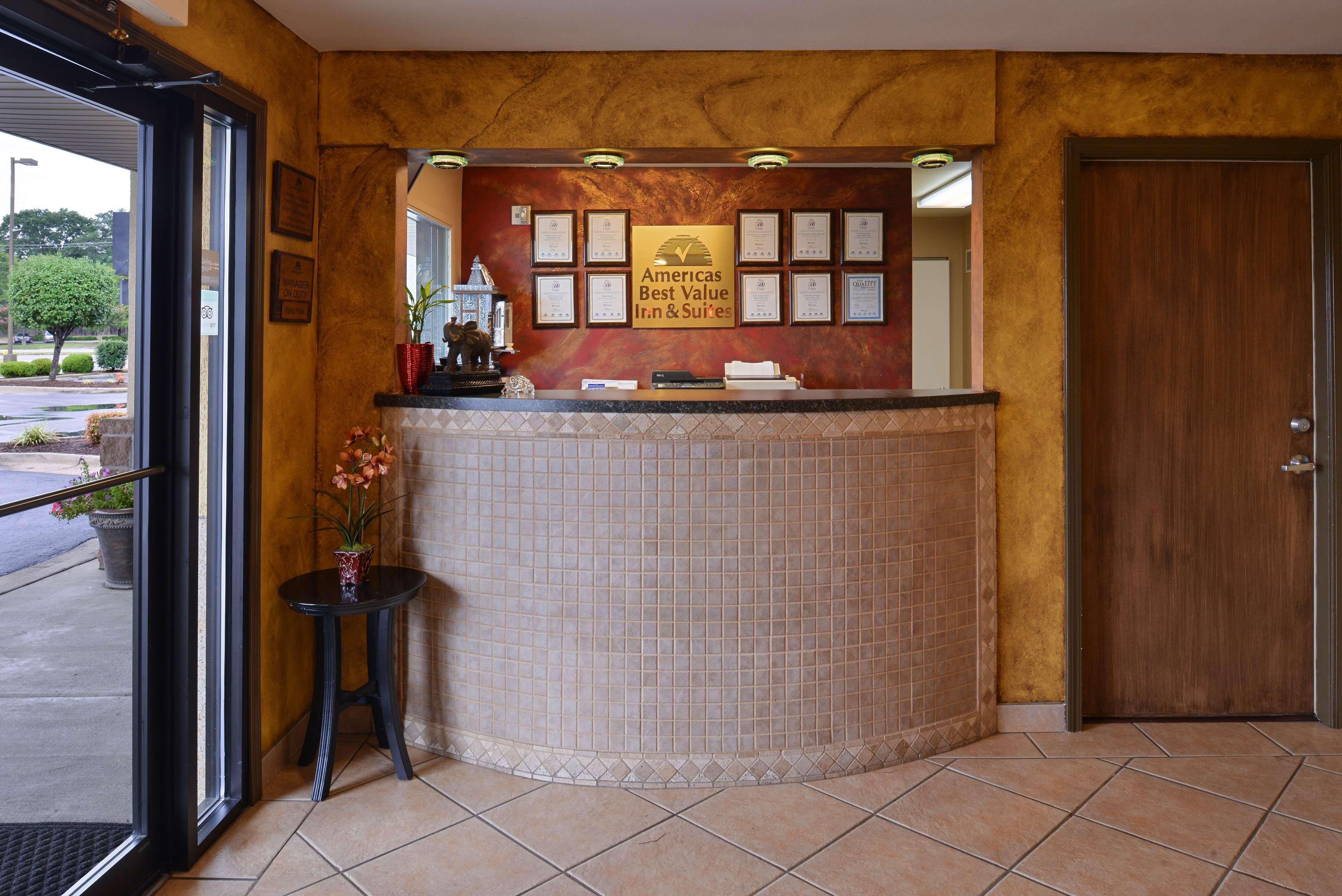 Americas Best Value Inn And Suites Литл-Рок Экстерьер фото